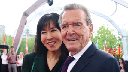 Schröders Haarfarbe: Neues Pärchenbild entfacht alte Diskussion – das sagt seine Frau