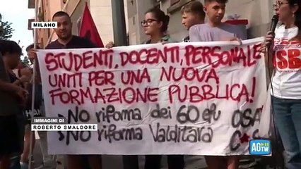Scuola Lombardia, cattedre vacanti e «ballerine»: la protesta del sindacato Usb a Milano