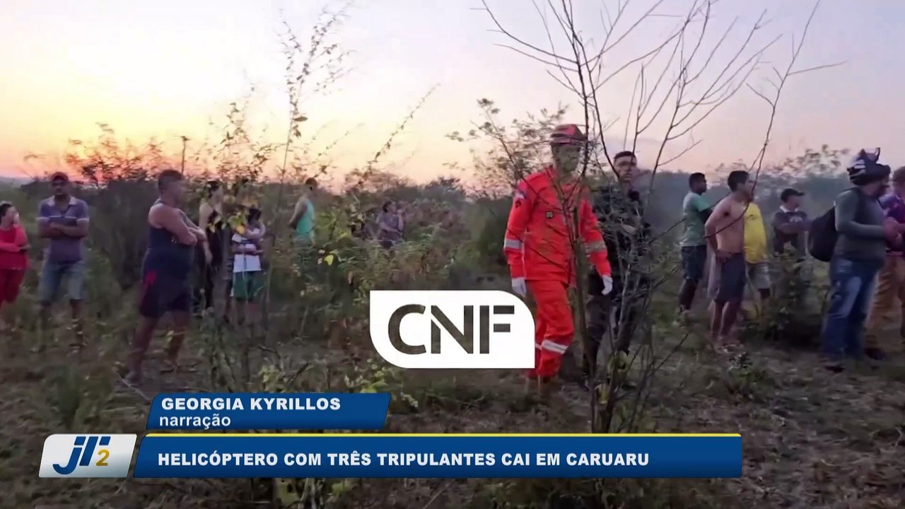 Helicóptero com três tripulantes cai em Caruaru
