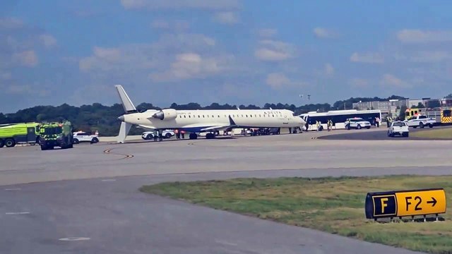Due aerei si scontrano in pista all'aeroporto di Atlanta prima del decollo