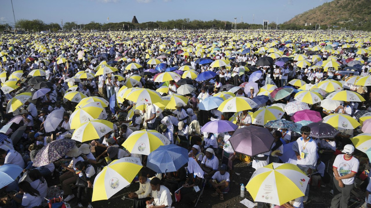 Hunderttausende Gläubige bei Papstmesse in Osttimor