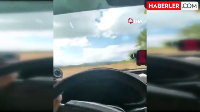 Telefonla video çeken sürücü kendi kazasını görüntüledi
