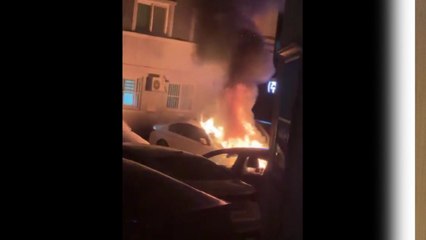 주차된 차에서 불..."보닛에서 연기 시작" / YTN