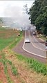 Caminhões pegam fogo em grave acidente nesta tarde, na PR-323, em Cruzeiro do Oeste