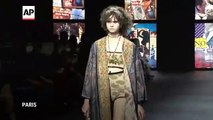Dior presenta su mayor show en la semana de la moda en Paris