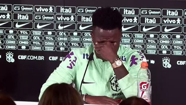 Vinícius rompe a llorar al hablar del racismo: Cada vez tengo menos ganas de jugar