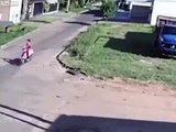 #OMG: Choque entre hombre en scooter y hombre en caballo