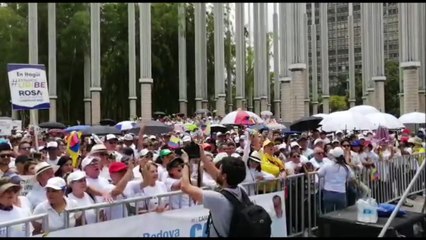 06-10-19 marcha apoyando a Alvaro uribe