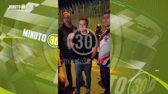 Qué maravilla moteros arreglaron unos huecos peligrosos en la Autopista sur