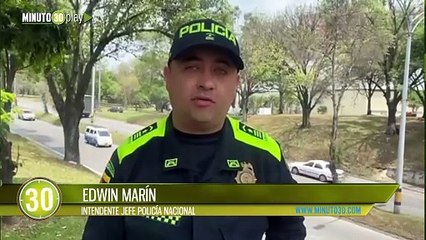 Héroes Policías salvan una mujer que se intentó