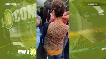 Largas filas en el Metro de Medellín