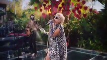 Miley Cyrus & The Social Distancers interpretan “Gimme More” | Miley Cyrus Backyard Sessions