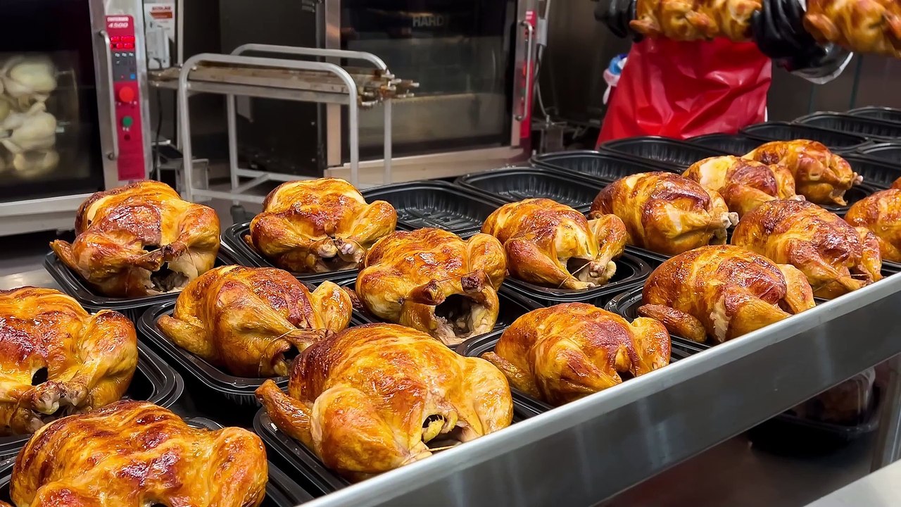 Costco Food Workers Will Actually Do This If Yo...