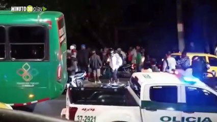 Así 'cascaron' a un presunto ladrón en Robledo Villa Sofía