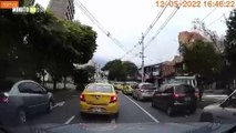 Otro fleteo en Itagüí los ladrones quedaron grabados cuando atacaba a un conductor