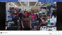 Pareja usa esvásticas en sus cubrebocas en un Walmart