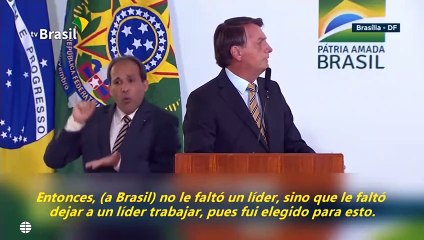 Télécharger la video: Bolsonaro exige a Brasil dejar de ser 