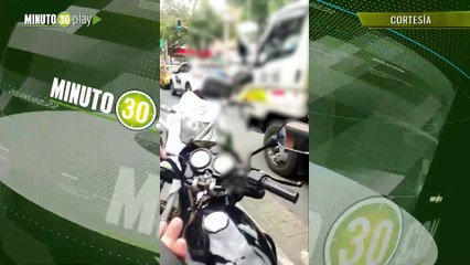 Sin papeles y se le enojó al agente de tránsito