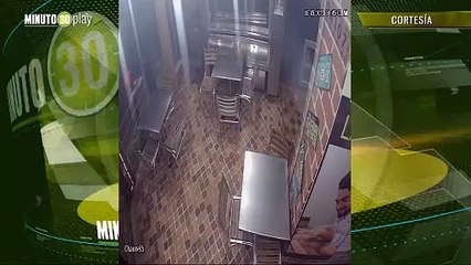 En Bello hombre llegó pidiendo un litro de ron se lo arrebató a la vendedora y salió corriendo