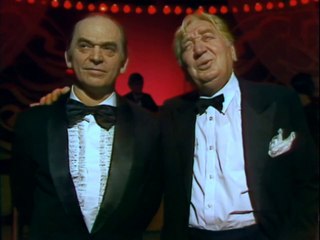 Csákányi László és Bodrogi Gyula énekel (1982)