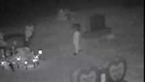 #CCTV: NIÑA FANTASMA ES CAPTADA EN CEMENTERIO DE ESTADOS UNIDOS