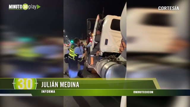 NOTA 3 A machete! Así cogió un hombre a dos guardas de tránsito en Itagüí