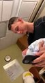 #CUTE: Papá con su bebé recién nacido empieza a llorar mientras se lo enseña a su madre por videollamada