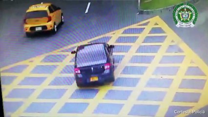 22-07-19 Persecución del carro que arrolló y mató a un motociclista en el puente de la Madre Laura