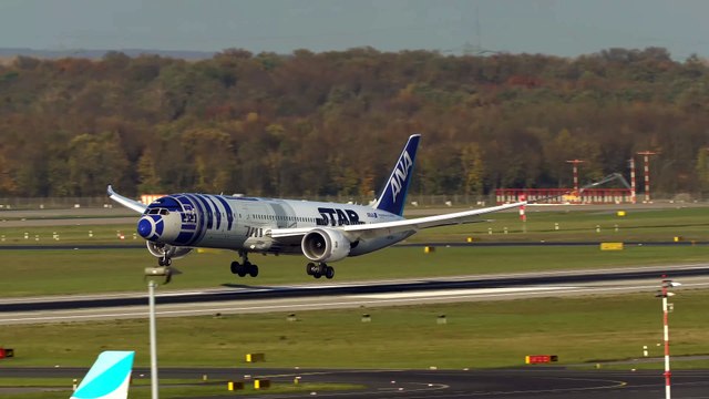 14 BIG PLANE LANDINGS - Airbus A380, Boeing 767, B787 ... (4K)