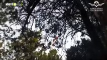 Con un helicóptero de la Fuerza Aérea tuvieron que controlar el incendio en el cerro Quitasol