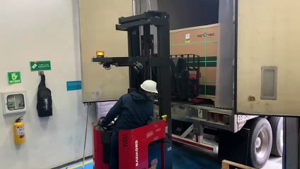 31-10-21 Este domingo Colombia recibio 1400400 vacunas de Moderna  (2)