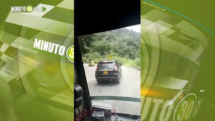 Pelea en plena carretera terminó en choque