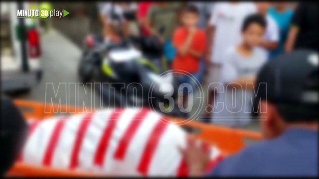 Desgarrador Jovencita fue vilmente asesinada en París, al parecer la tiró entre dos edificios