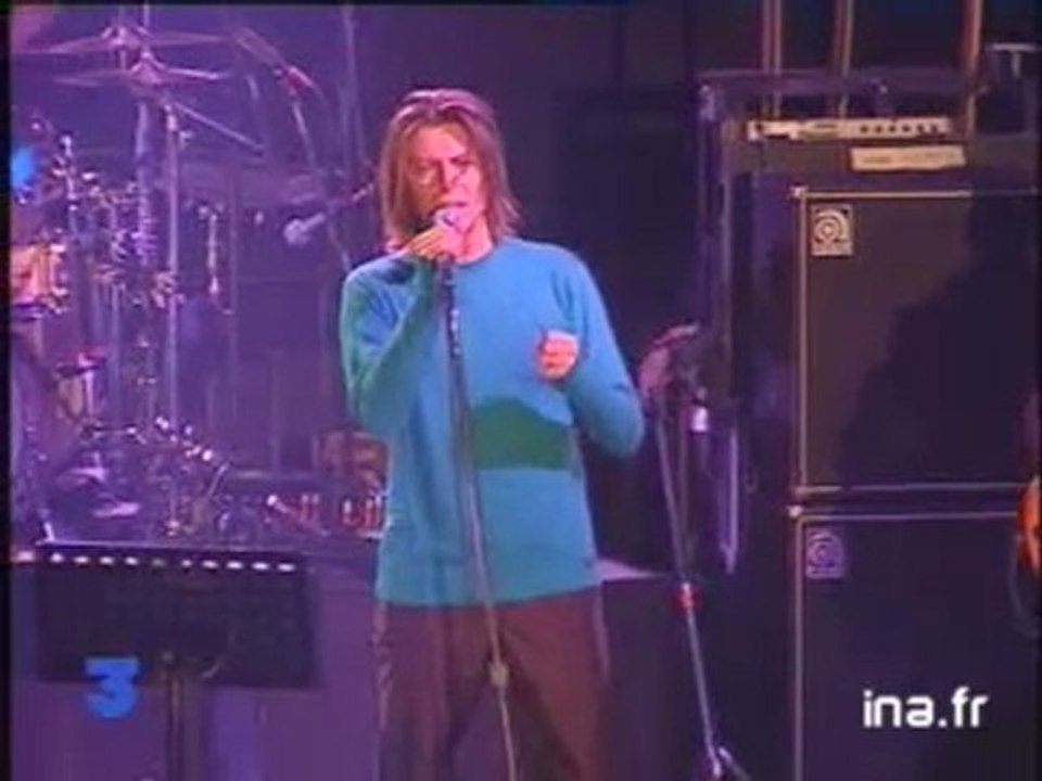 DAVID BOWIE en concert à l'Elysée Montmartre - Archive vidéo INA