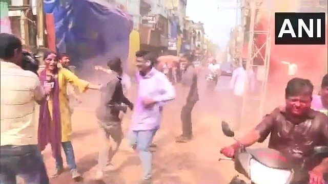 जोगीरा सारा रा रा... होली के रंग में रंगा रायपुर, लोगों ने जमकर उड़ाया अबीर-गुलाल, देखें VIDEO