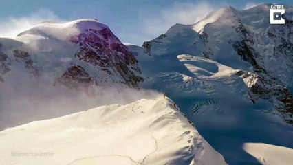 Télécharger la video: #VIDEO: Este fotógrafo logra capturar en dron la sensación que se siente al alcanzar la cima nevada de una montaña en Suiza