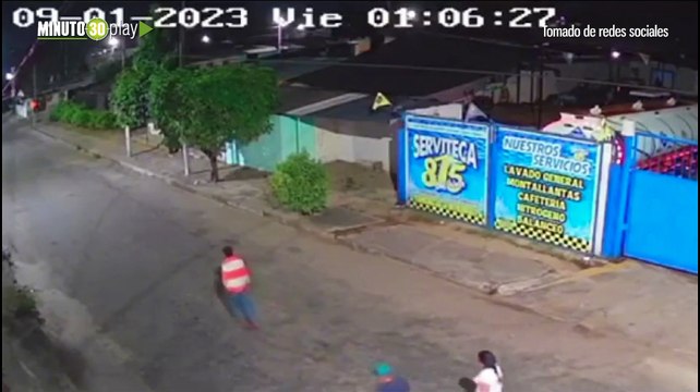 Por la espalda cogieron a un viejito y lo golpearon hasta dejarlo tirado en la calle