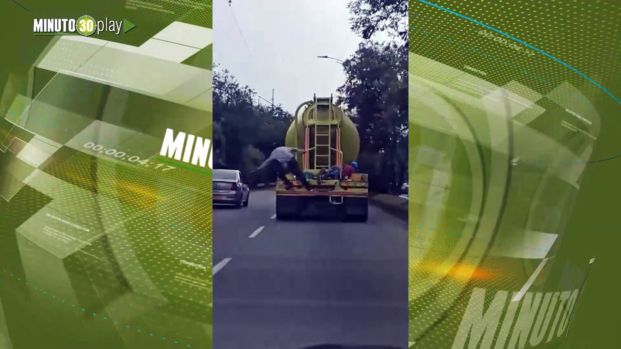 con cuchillo sujetos carro cemento