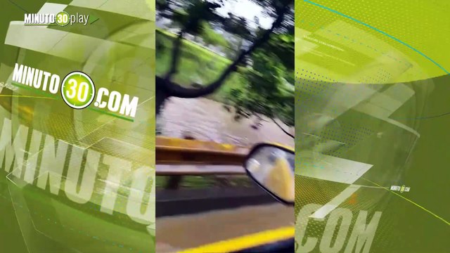 Qué lapo de agua Pilas que por Tricentenario no hay paso, una moto se hunde hasta la mitad