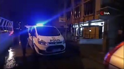 Kargosunu teslim alamayan şahıs PTT şubesinin camlarını kırdı