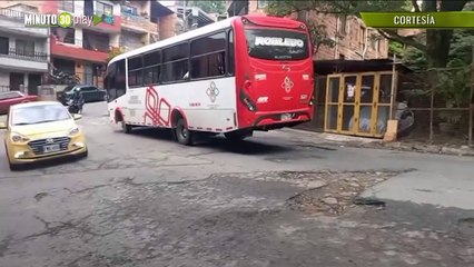 Habitantes de Robledo Bello Horizonte están cansados de los huecos