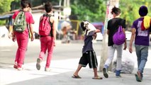 #VIDEO: Niño abandonado duerme en la calle junto a su perro adoptado