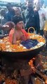 #VIRAL: Verdad tras video del niño que fue puesto al interior de una olla “hirviendo” en la India