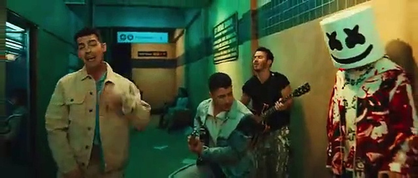 Marshmello x Jonas Brothers Leave Before You Love Me (Oficial Video) Vídeo Dailymotion