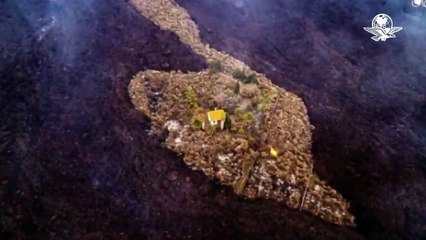 Video herunterladen: Volcán de La Palma: la “casa milagrosa” que escapó de la lava en las Islas Canarias