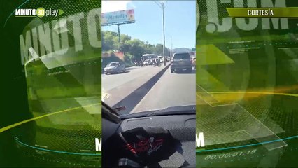 Moto de la Policía se dio con Particular cerca al Parque Juanes