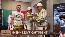 CANELO SE PONE LOS GUANTES MOMENTOS ANTES DEL CHOQUE CON CALEB PLANT; CALIENTA ENTRE BASTIDORES EN LOS VESTUARIOS