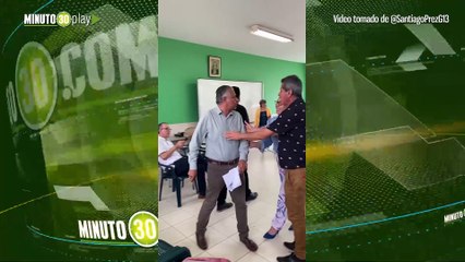 dos concejales de Bucaramanga casi se van a los golpes frente a estudiantes en un colegio