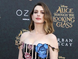 Unter Tränen: Anne Hathaway spricht über ihre Fehlgeburt