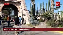 Seguidores de Vicente Fernández colocan ofrenda afuera del rancho “Los 3 potrillos”